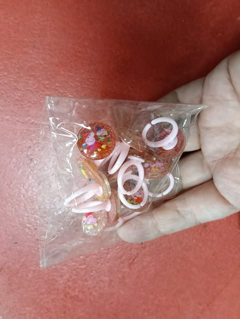 戒指玩具一包
