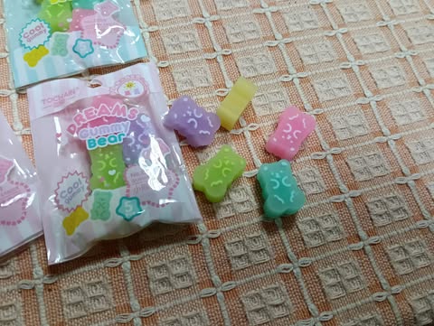 小熊橡皮擦一包