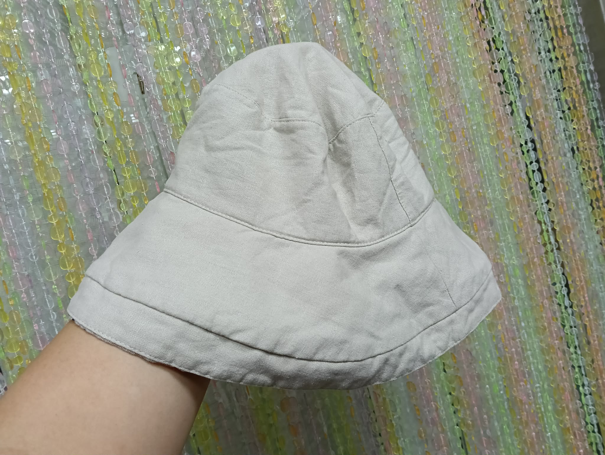 淺棕色漁夫帽