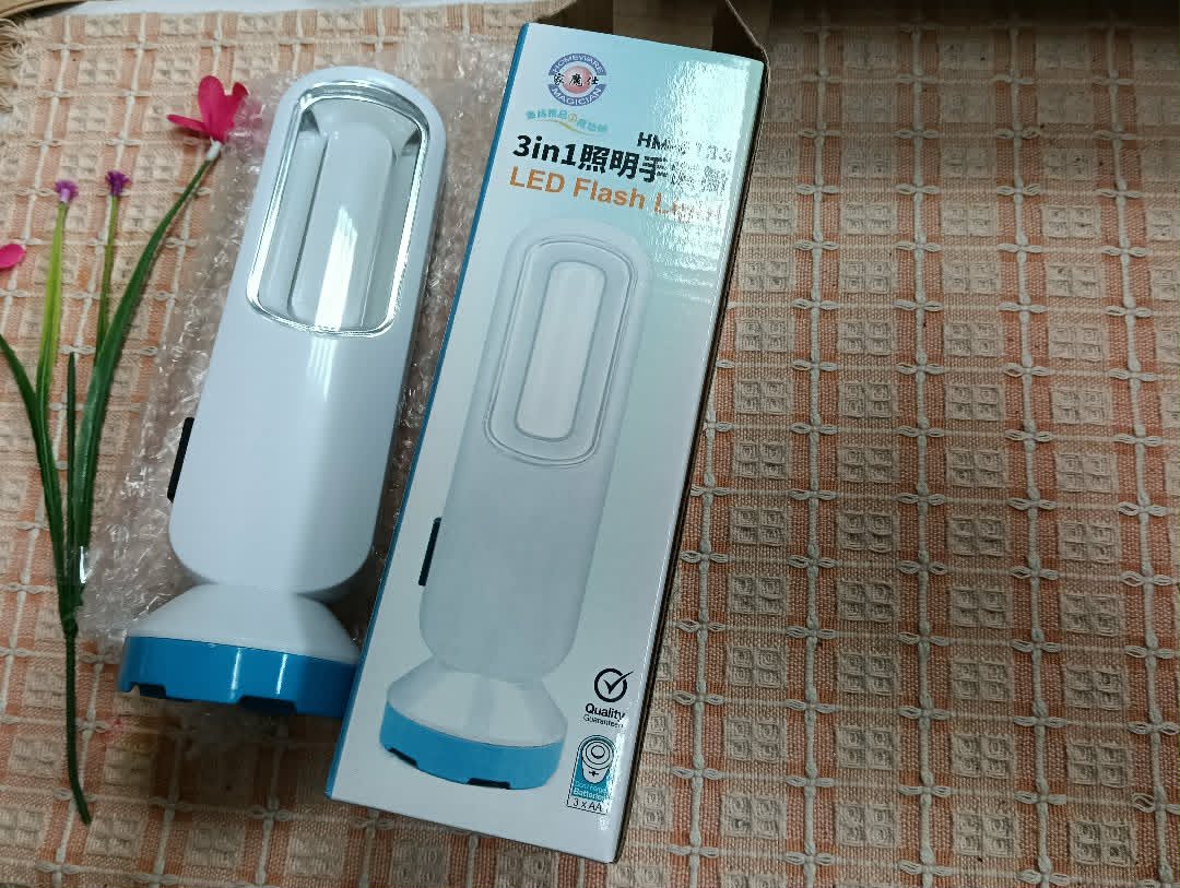 多功能手電筒